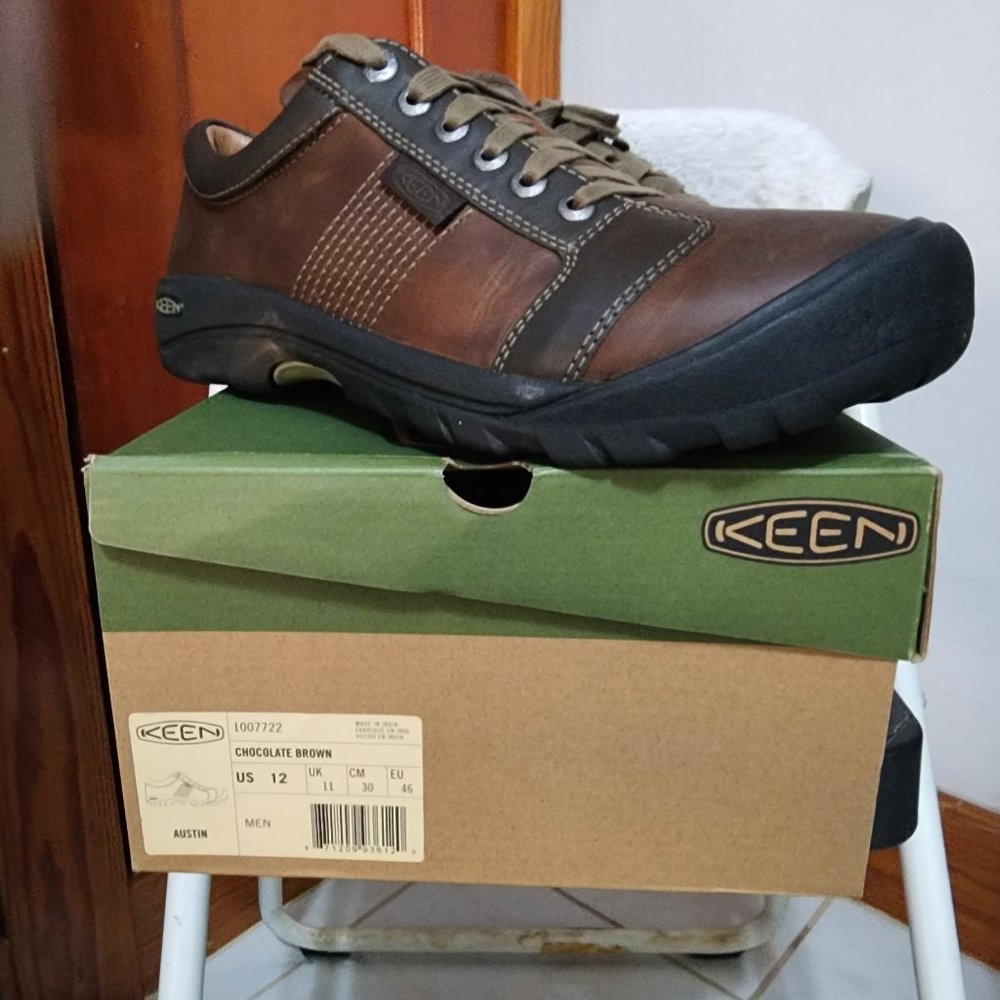Size 12 Keen Steel Toe shoes